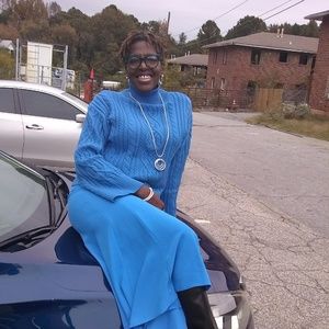 Meet your Posher, Lorie